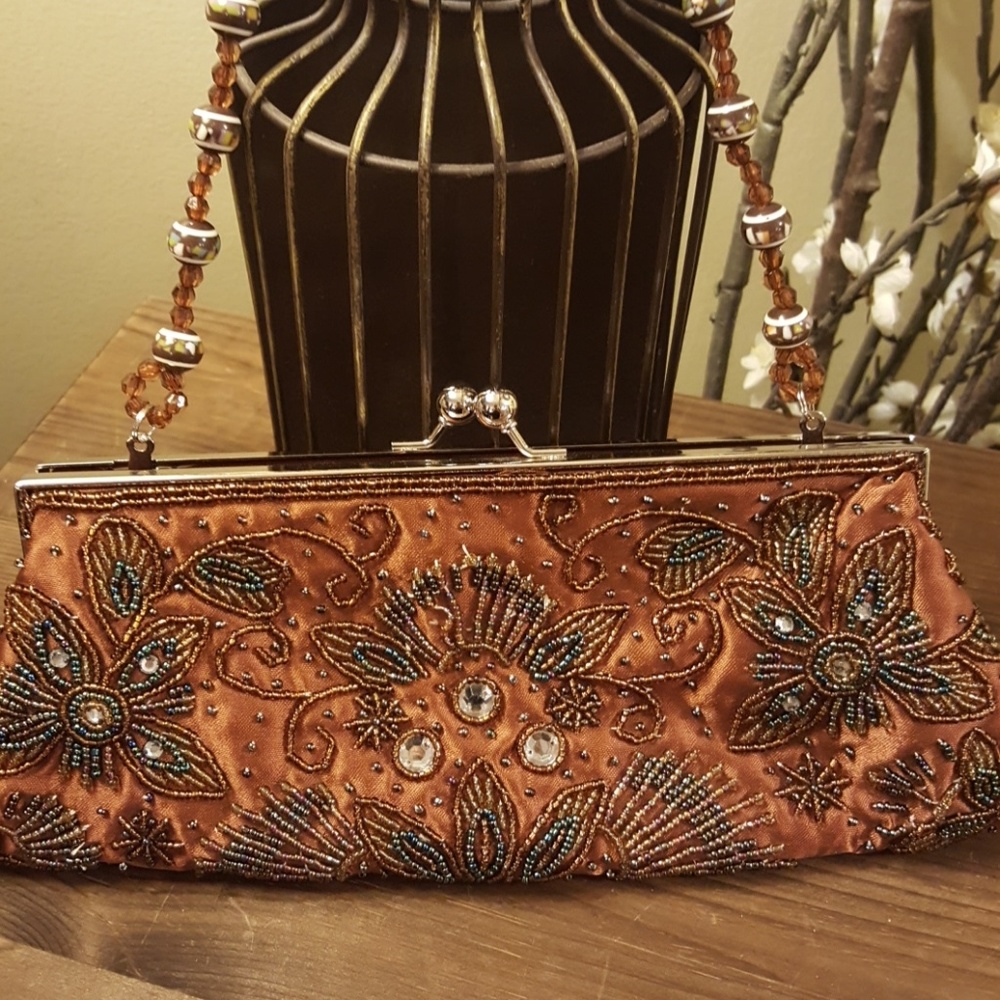Exquisite beaded clutch